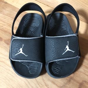 Jordan slides sz 9y gc